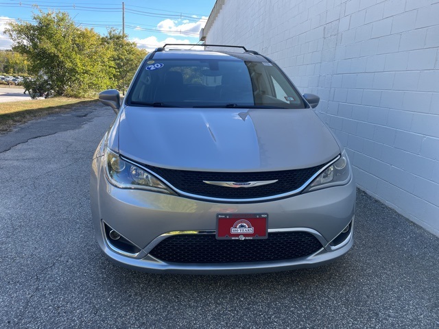 2020 Chrysler Pacifica Touring L photo 2