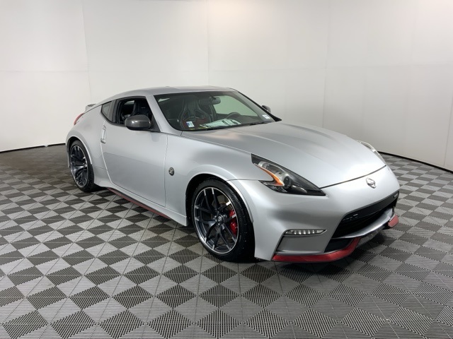 2017 Nissan 370Z Nismo photo 3