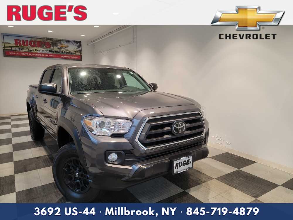 2023 Toyota Tacoma SR5's photo