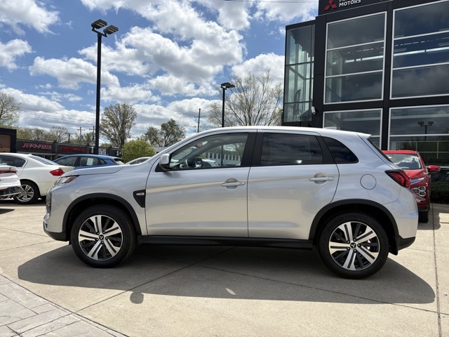 2025 Mitsubishi Outlander Sport ES photo 3
