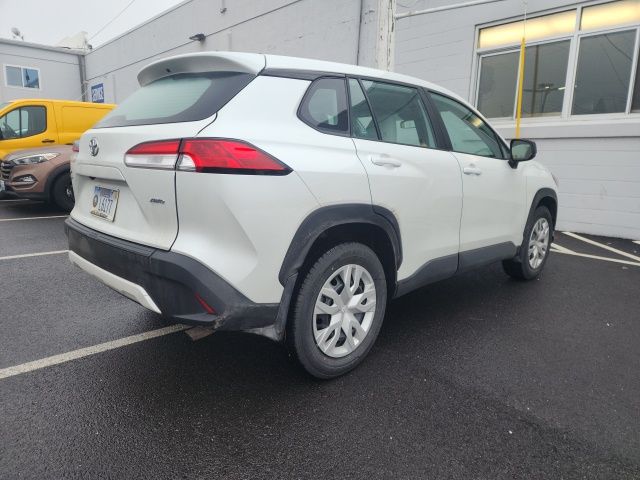 2024 Toyota Corolla Cross L photo 4