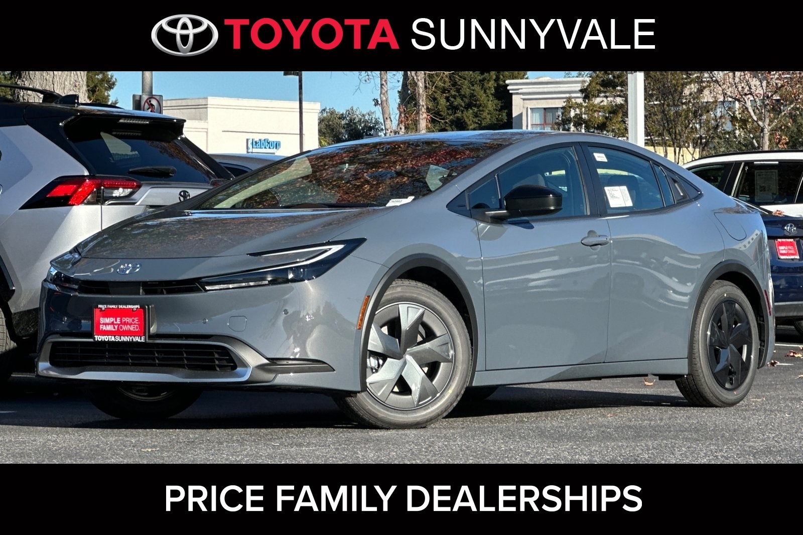 2026 Toyota Prius SE's photo