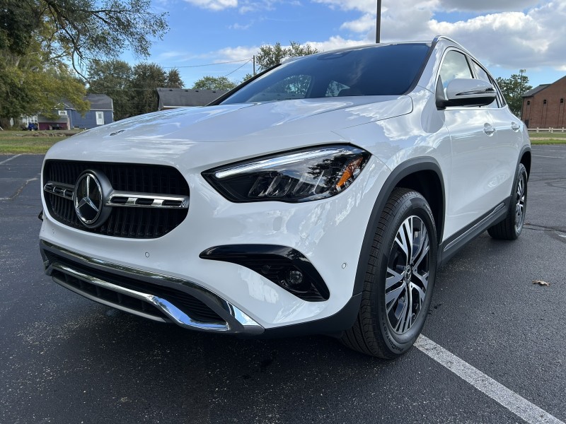 2025 Mercedes Benz GLA 250 4MATIC photo 3
