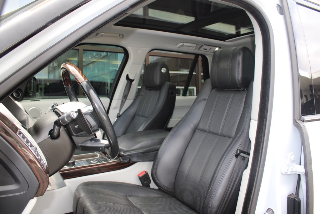 2016 Land Rover Range Rover HSE photo 5