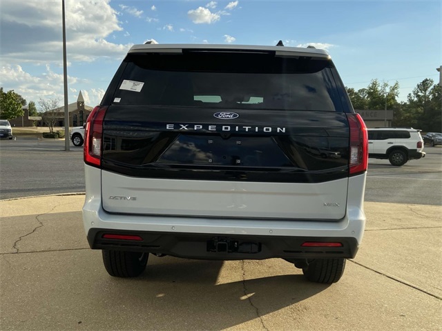2025 Ford Expedition MAX photo 2