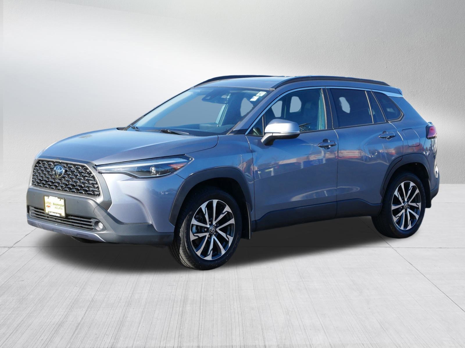 2022 Toyota Corolla Cross XLE photo 3