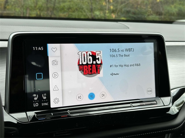 2025 Volkswagen Atlas Cross Sport SE Technology photo 3