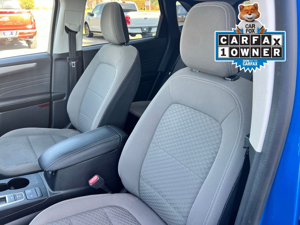 2021 Ford Escape SE photo 3