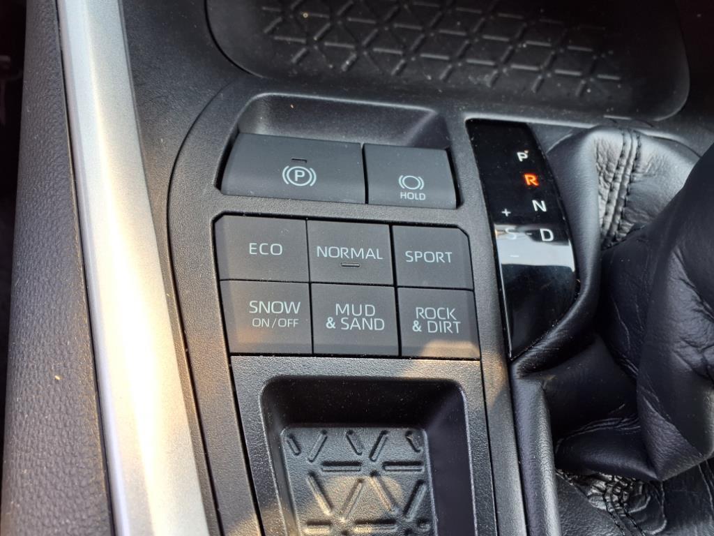 2022 Toyota RAV4 XLE photo 18