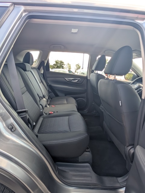 2018 Nissan Rogue S photo 17