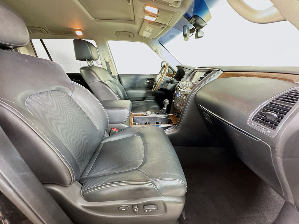 2015 Infiniti QX80 photo 33