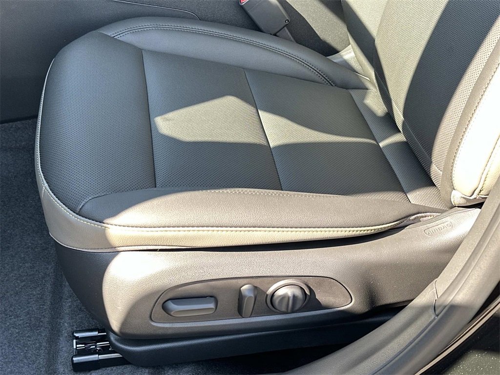 2025 Chevrolet Trax ACTIV photo 12