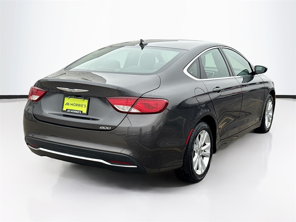 2016 Chrysler 200 Limited photo 4