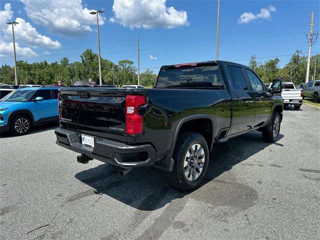 2025 Chevrolet Silverado 2500HD Custom photo 3