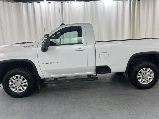 2024 Chevrolet Silverado 2500HD LT photo 3