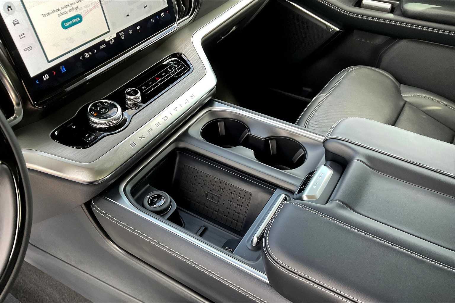 2025 Ford Expedition Platinum photo 4