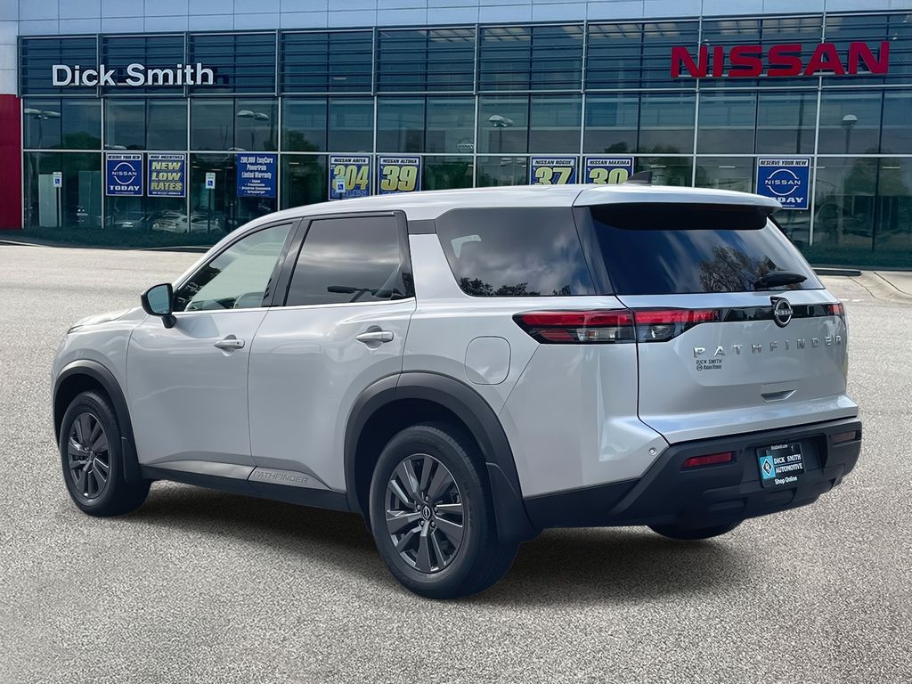2024 Nissan Pathfinder S photo 2