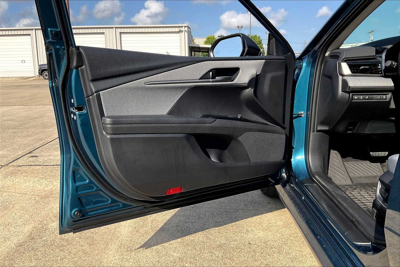 2025 Toyota Camry LE photo 10