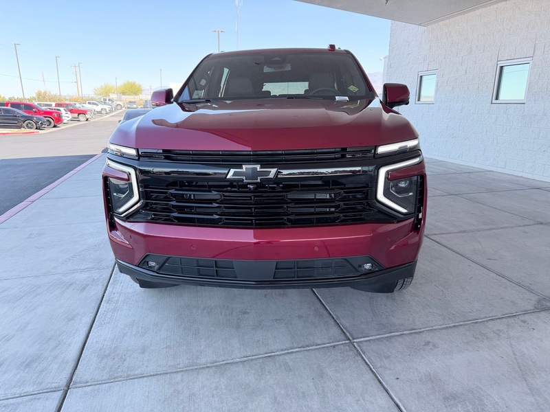 2025 Chevrolet Suburban RST photo 7