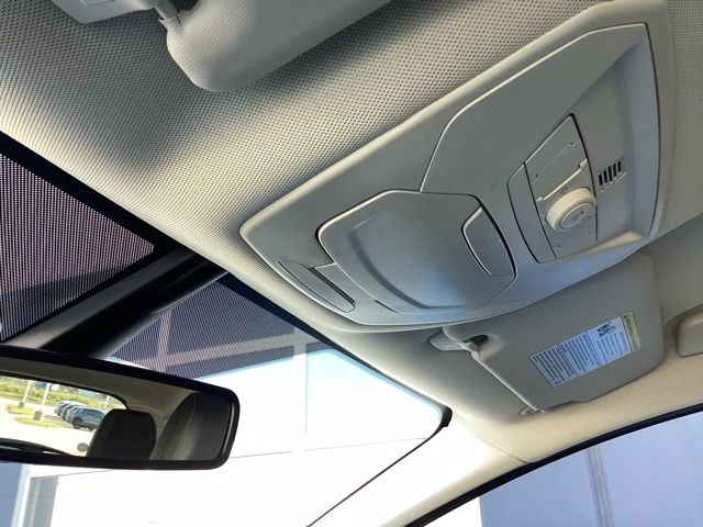 2016 Ford C-Max Hybrid SEL photo 30