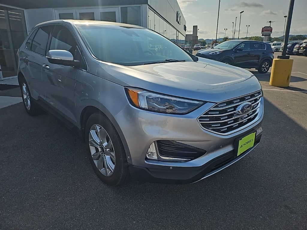 2022 Ford Edge Titanium photo 3