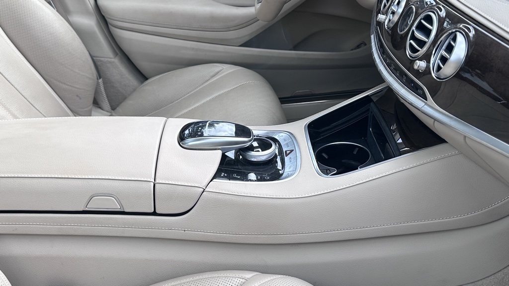 2020 Mercedes Benz S 450 photo 3