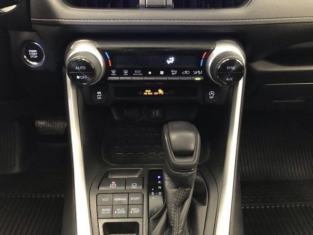2023 Toyota RAV4 XLE photo 16