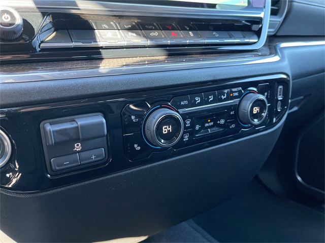 2025 CHEVROLET SILVERADO HD - Image 34