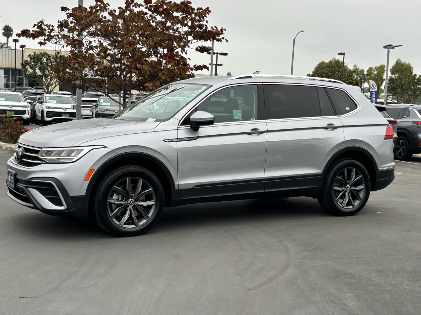 2022 Volkswagen Tiguan SE photo 6