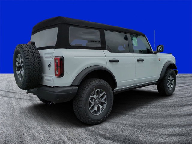 2025 Ford Bronco Badlands photo 3