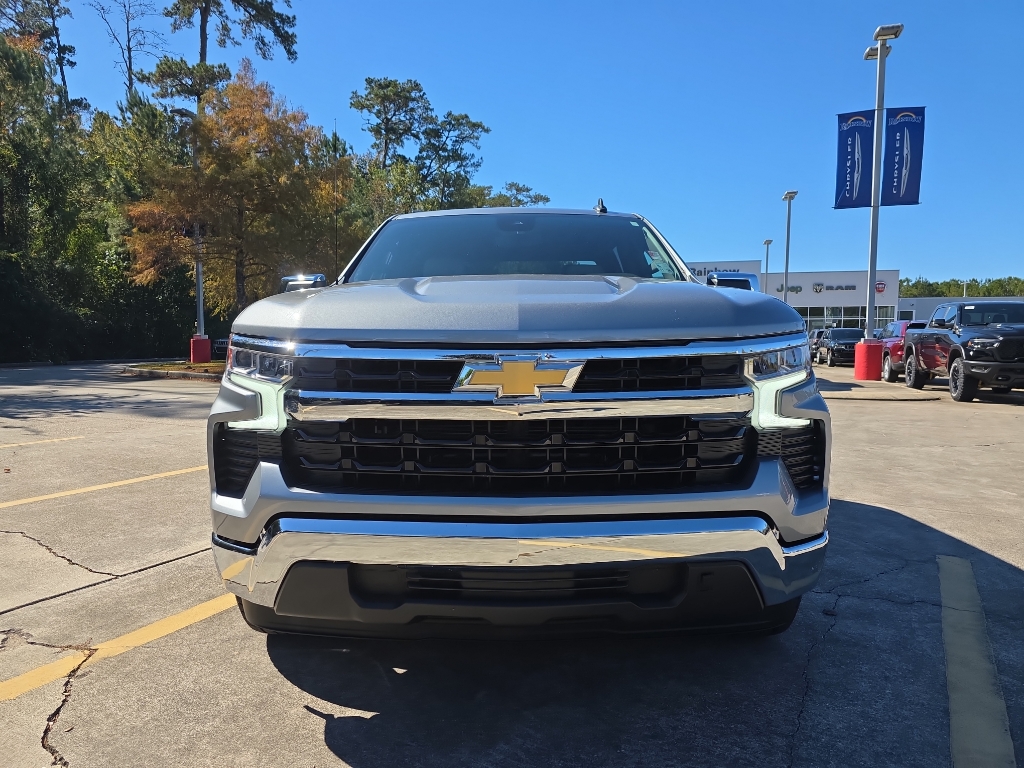 2024 Chevrolet Silverado 1500 LT photo 2