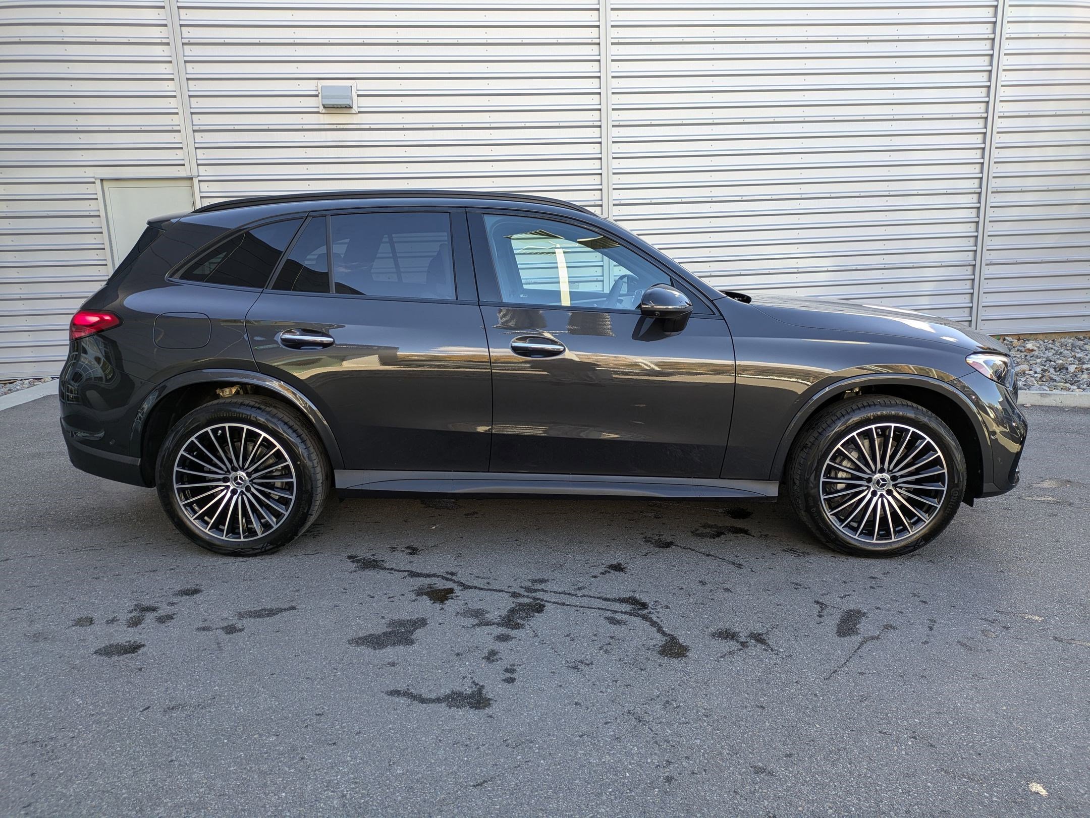 2025 Mercedes Benz GLC 300 4MATIC photo 2