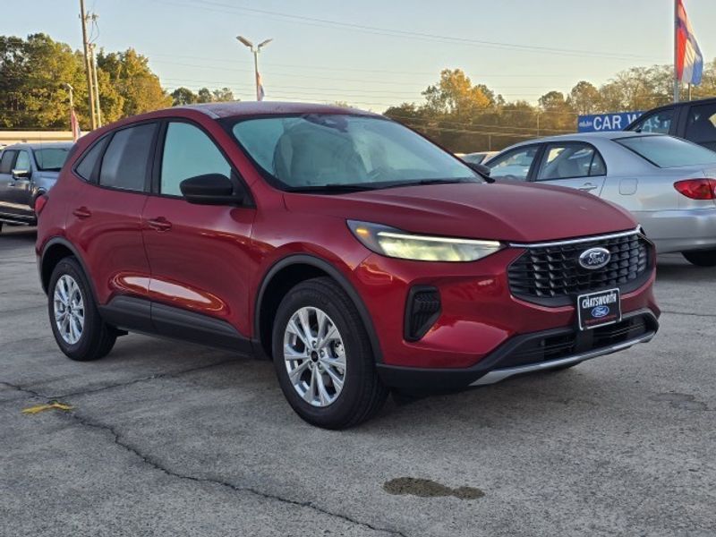 2025 Ford Escape Active photo 2