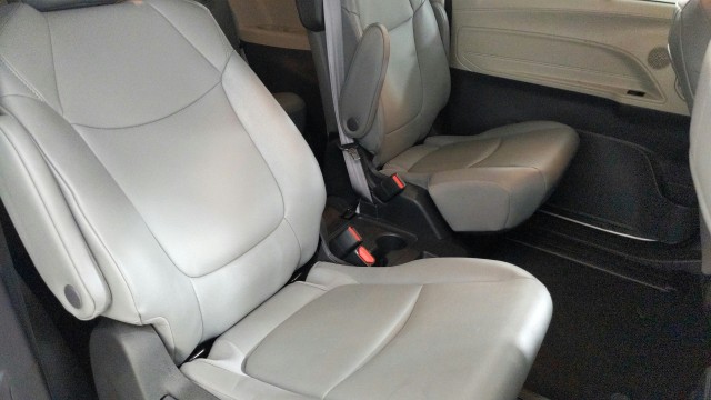 Used 2024 SILVER Toyota XLE image 28