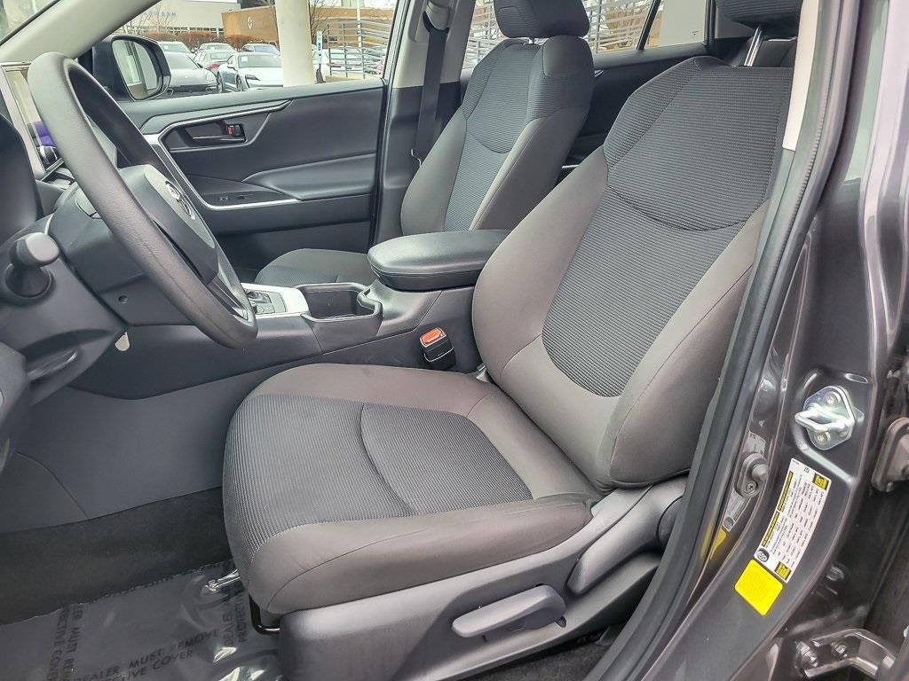 2025 TOYOTA RAV4 - Image 7