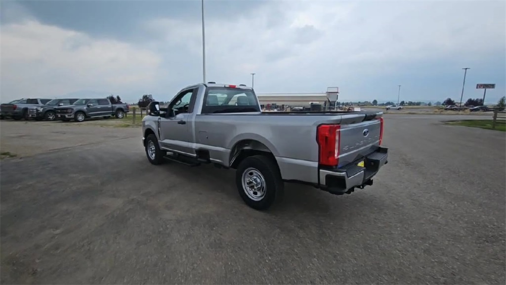 2024 Ford F-350 photo 6