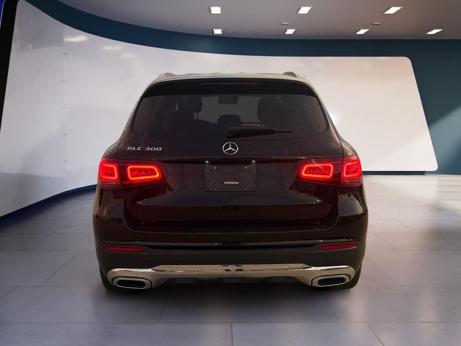 2022 Mercedes Benz GLC 300 photo 4