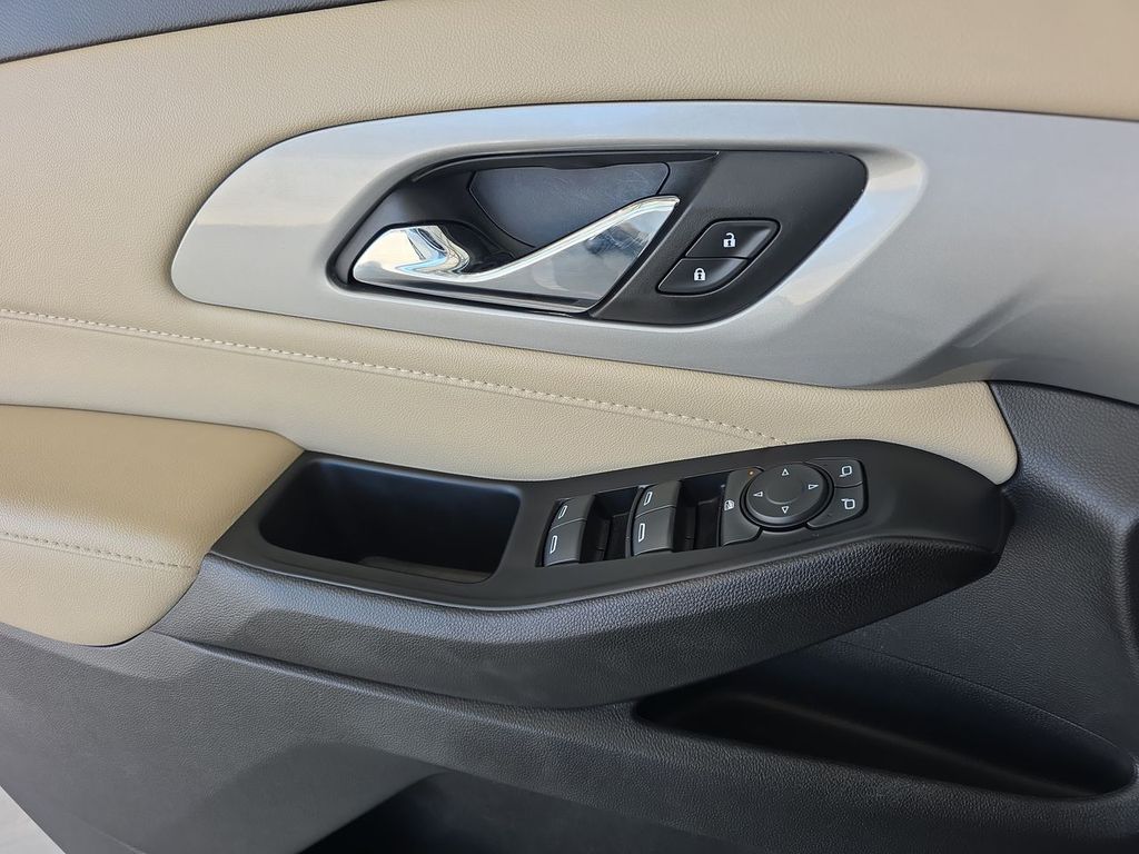 2022 Chevrolet Traverse LS photo 20