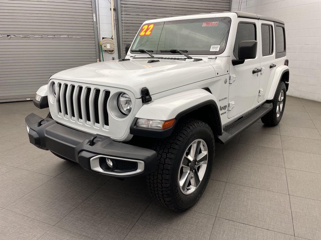 2022 Jeep Wrangler Unlimited Sahara photo 2