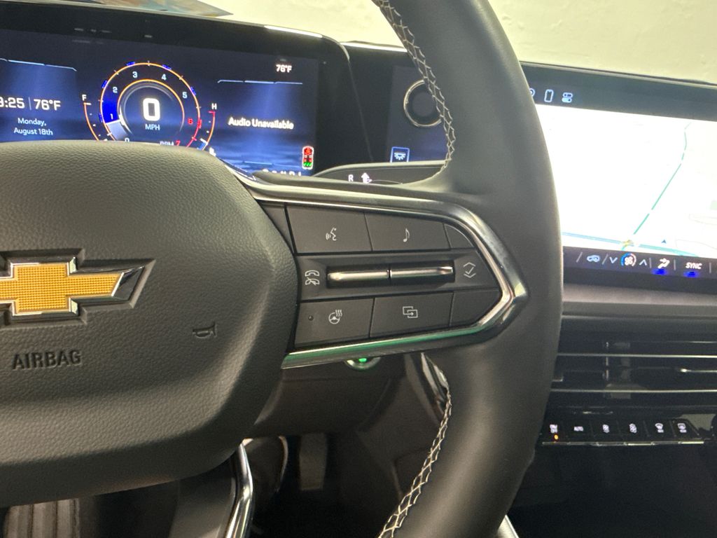 2025 Chevrolet Traverse photo 18