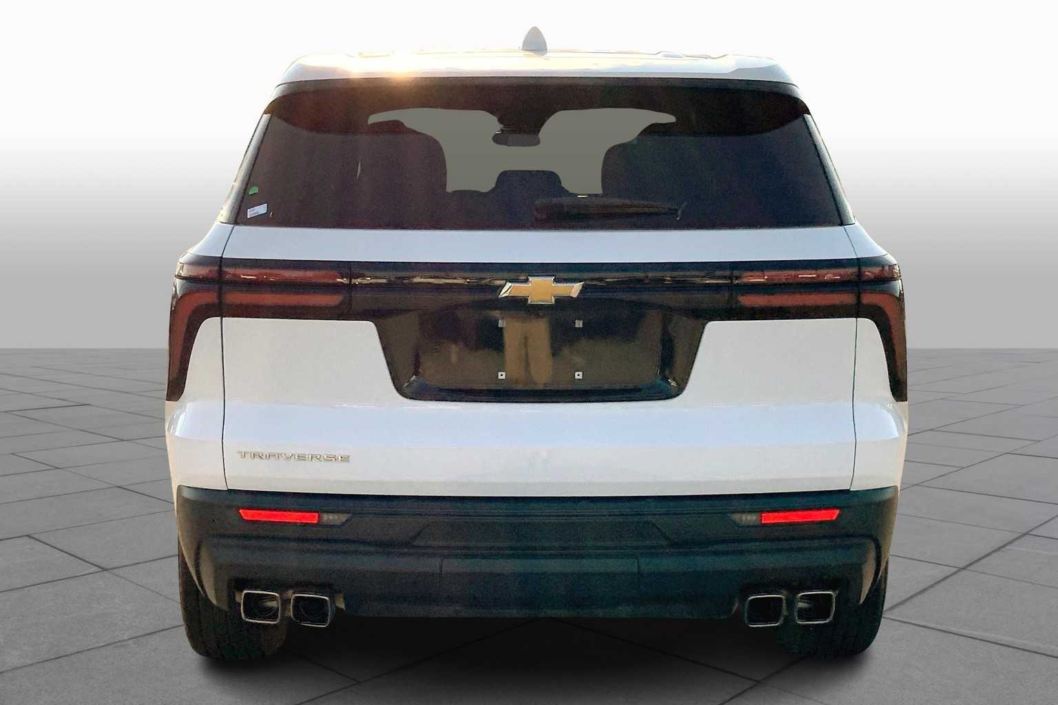 2024 Chevrolet Traverse LS photo 4
