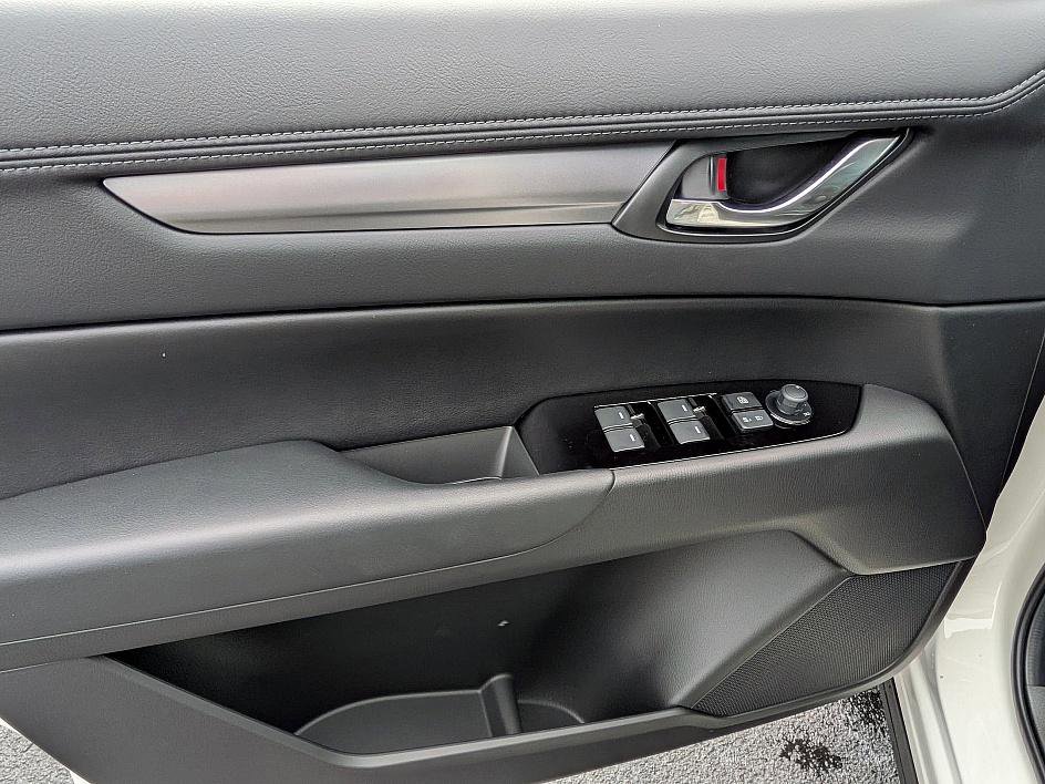 2025 Mazda CX-5 2.5 Select photo 12