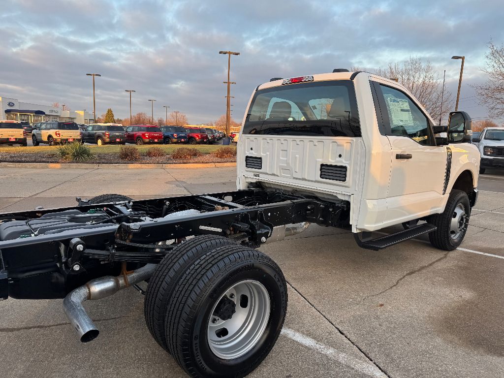 2024 Ford F-350 XL photo 4