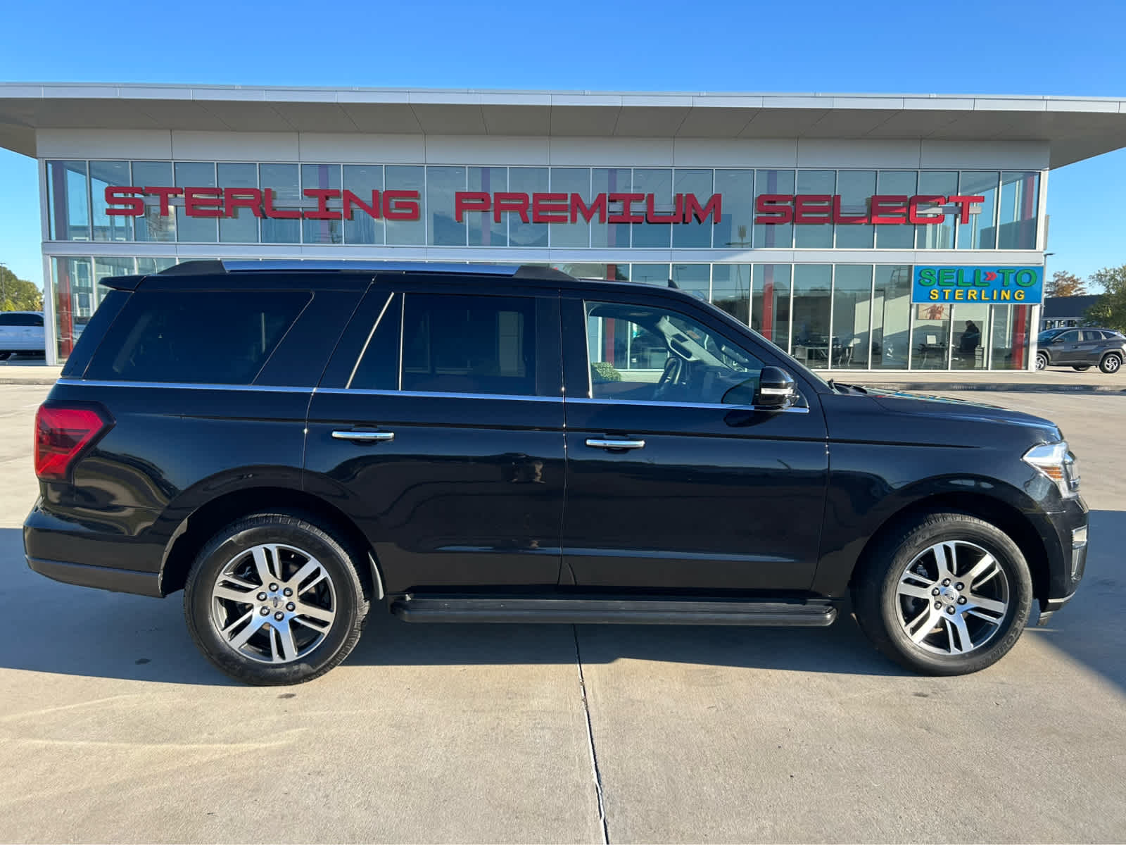 2024 Ford Expedition Limited's photo