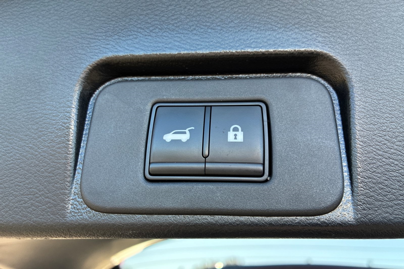 2023 Nissan Rogue SL photo 32