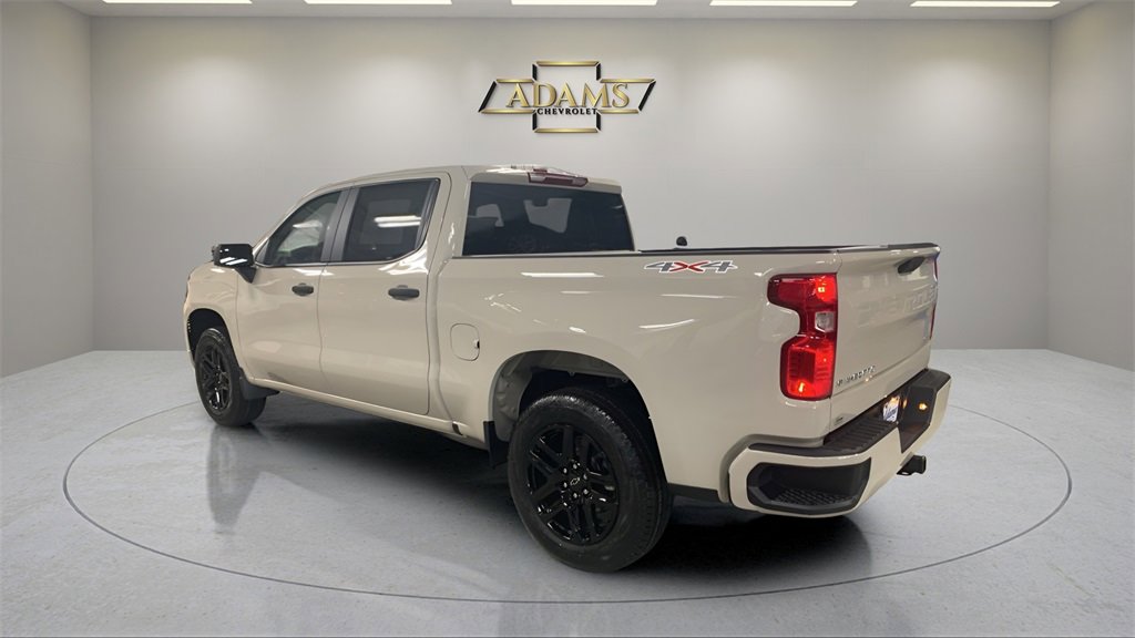 2026 Chevrolet Silverado 1500 Custom photo 4