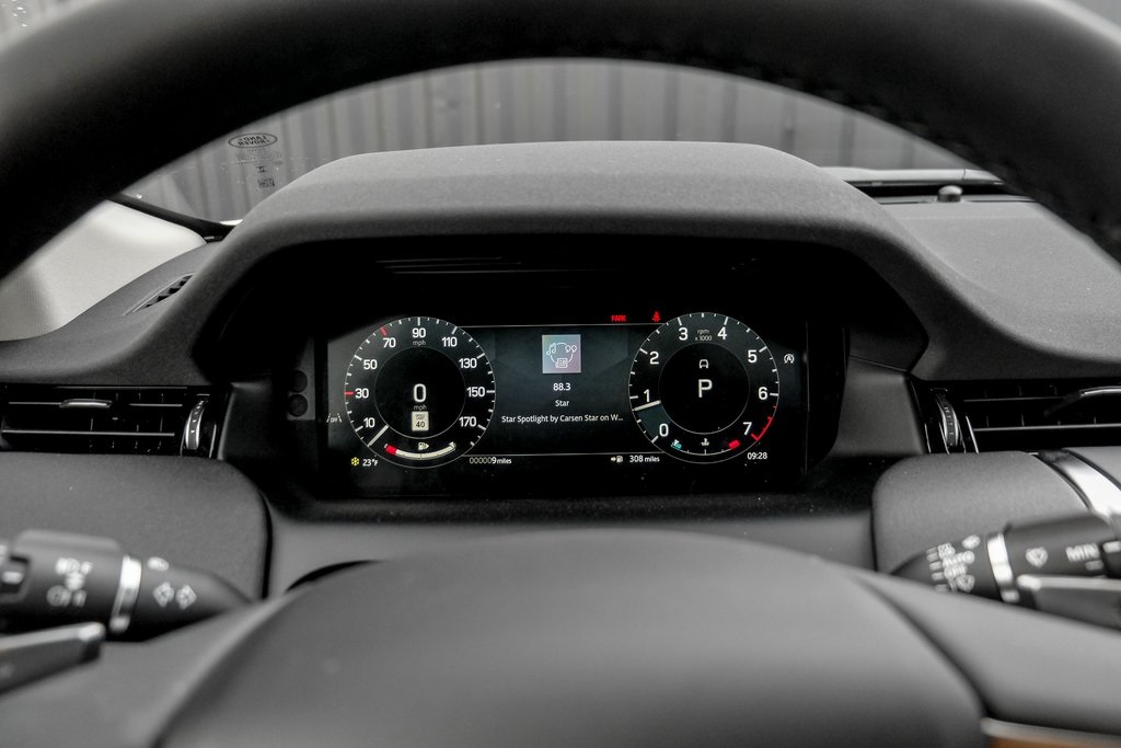 2025 Land Rover Discovery Sport S photo 11