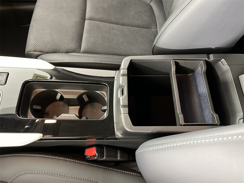 2025 Mitsubishi Eclipse Cross SE photo 21
