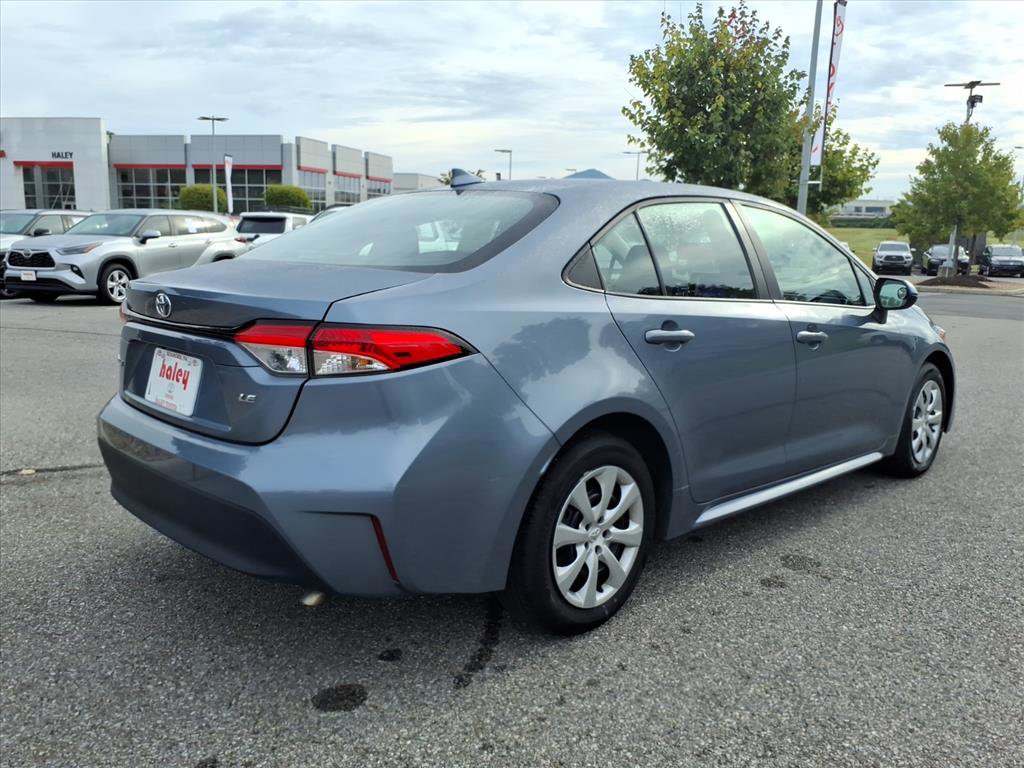 2024 Toyota Corolla LE photo 4