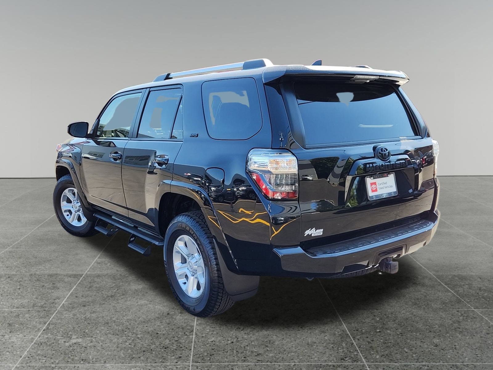 2023 Toyota 4Runner SR5 photo 4